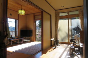 宇佐美みのりの村・高台の平家建|ひな壇の庭 宇佐美みのりの村・高台の平家建|ひな壇の庭