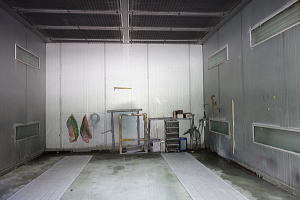 伊東市宇佐美・旧自動車塗装作業場|塗装室 伊東市宇佐美・旧自動車塗装作業場