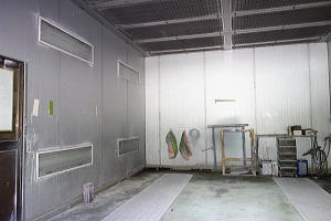 伊東市宇佐美・旧自動車塗装作業場|塗装室 伊東市宇佐美・旧自動車塗装作業場