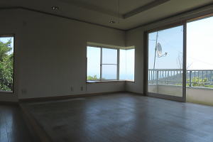 海峰苑・海眺望戸建|眺望が良い2階リビング 海峰苑・海眺望戸建|2階リビング